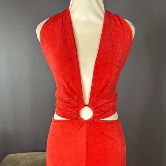 Women’s Red Deep V-Neck Halter Jumpsuit Ring Accent Wide Leg BodyCon Size L NEW - Picture 2 of 12